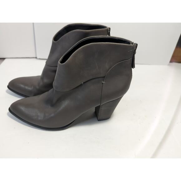 B. Makowsky Women's Size 8M Gray Soft Leather Ankle Boots Booties 3in Heel - Picture 6 of 11